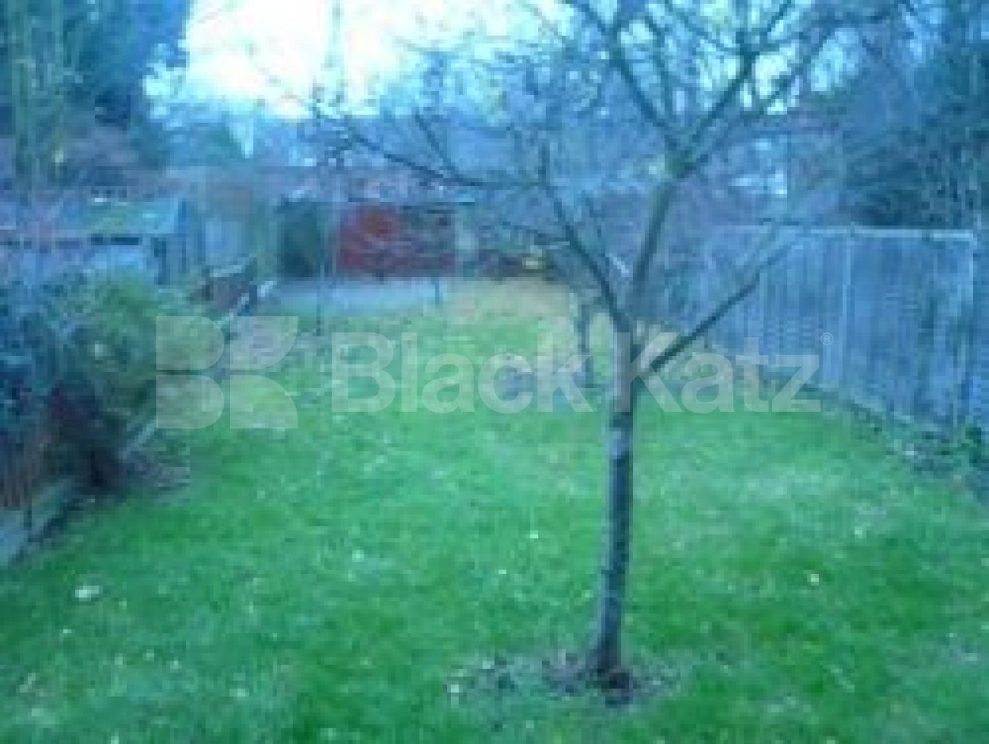 			LET!, 2 Bedroom, 1 bath, 1 reception Flat			 Ferme Park Road, CROUCH END N8